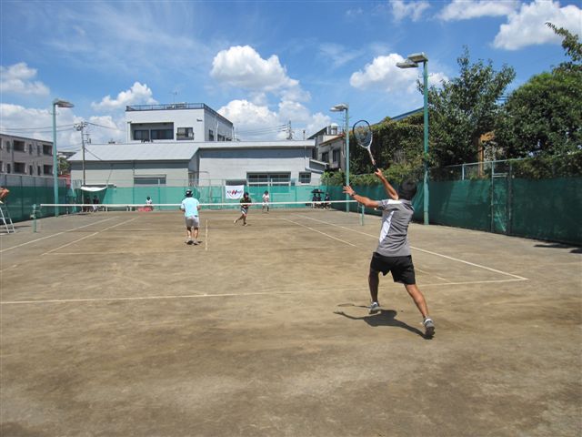 上原選手が試合！！　山梨ＨＹソフトテニス大会のシングルス女子の部の優勝賞品