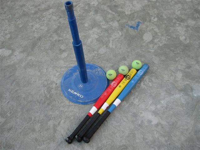 今回の野球教室で使用したケンコーティーボール用品.JPG