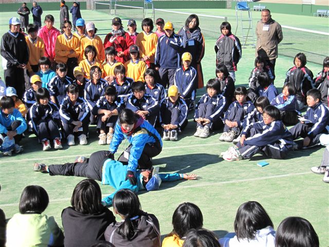 吉川トレーナーの指導風景.JPG