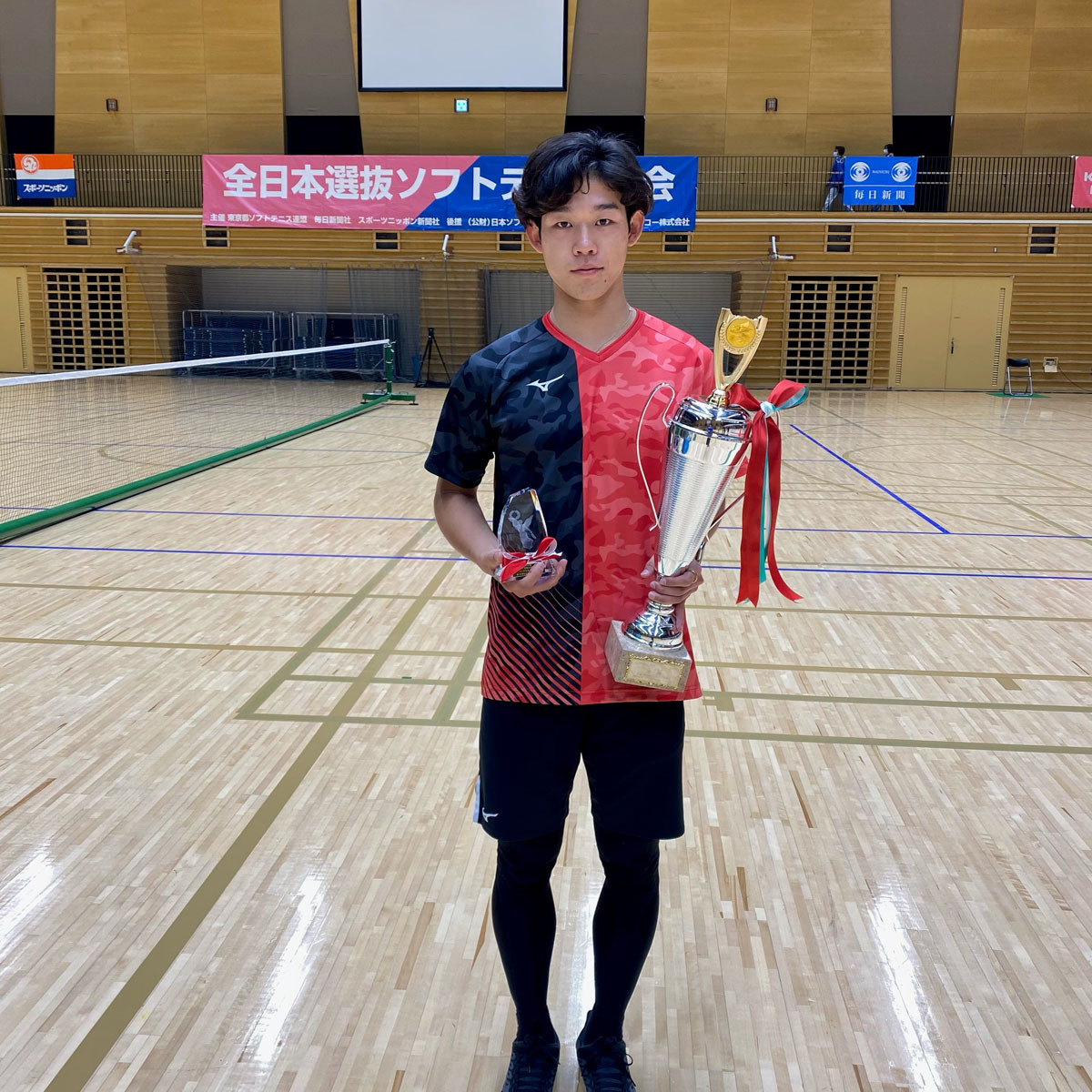 男子シングルス　優勝　上岡俊介（同志社大学）①.jpg