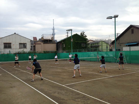 愛知県蒲郡市立蒲郡中学校の男子ソフトテニス部６名が来社しました