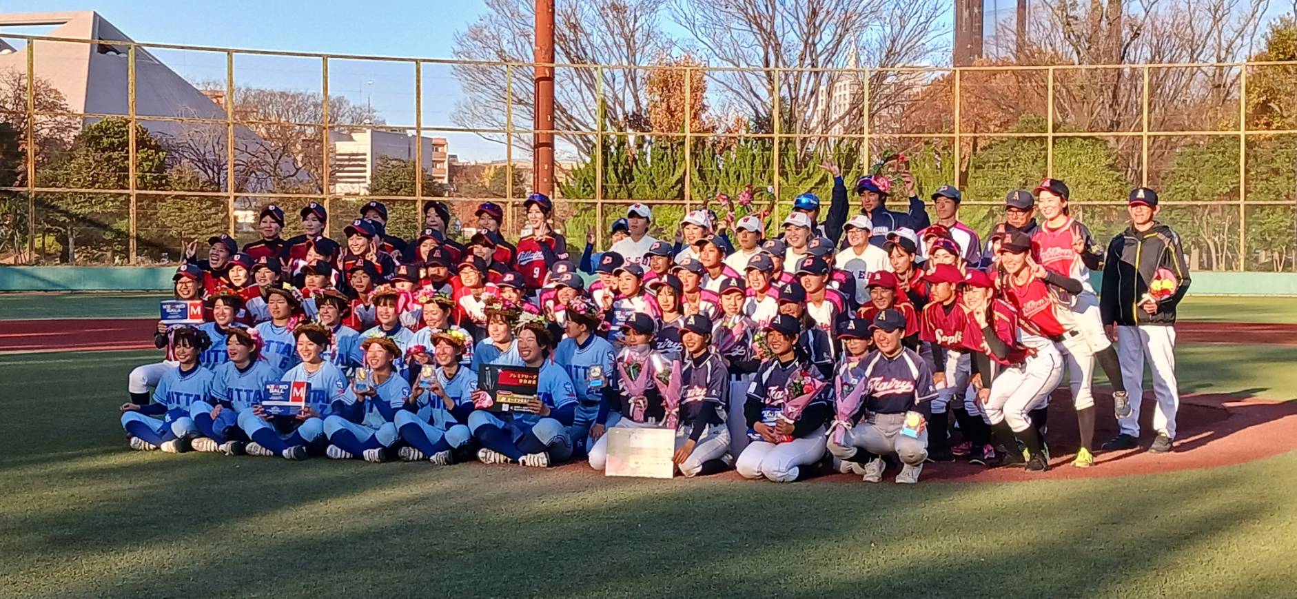 女子軟式野球リーグ（Ｗｏｍｅｎ’ｓ　Ｒｕｂｂｅｒ　Ｂａｓｅｂａｌｌ Ｌｅａｇｕｅ）閉幕